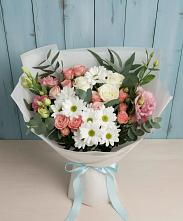 Букет цветов из:  Розы, Лизиантусы и Хризантемы в Великовечное
