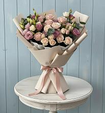 Букет цветов из:  Розы и Лизиантусы в Великовечное