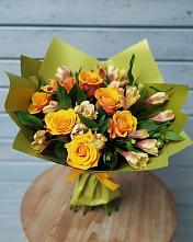 Букет цветов из:  Альстромерии и Розы в Великовечное