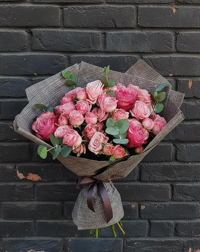 Букет цветов из: Розы в Великовечное