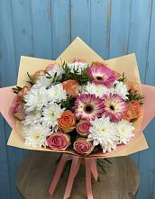 Букет цветов из:  Розы, Герберы и Хризантемы в Великовечное