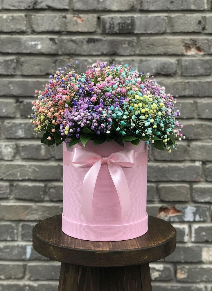 Цветочная композиция из Гипсофила и Розы в шляпной коробке в Великовечное