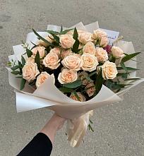 Букет Кремовые розы Латте в Великовечное