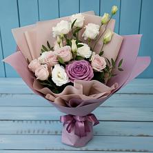 Букет цветов из:  Розы и Лизиантусы в Великовечное