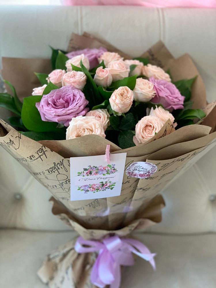 Букет цветов из: Розы в Великовечное