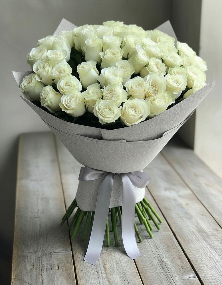 Букет 35 Белых роз в Великовечное
