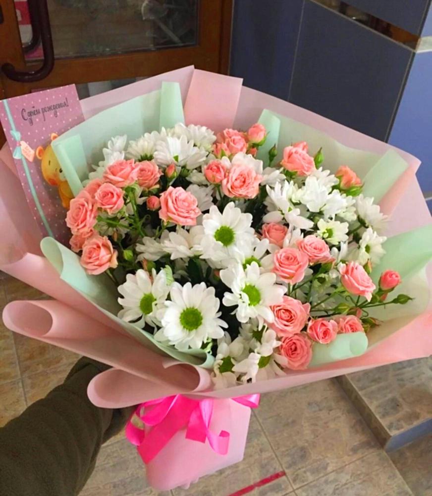 Букет цветов из: Розы и Хризантемы в Великовечное