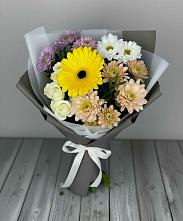 Букет цветов из:  Розы, Герберы и Хризантемы в Великовечное
