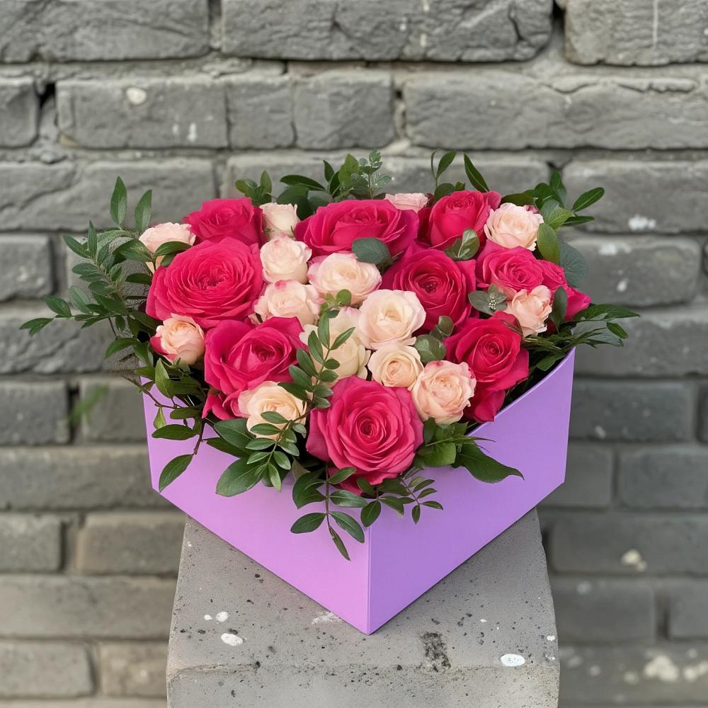 Цветочная композиция из Розы в коробке в Великовечное