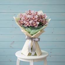 Букет цветов из:  Орхидеи и Розы #REPLACE_PRED# Великовечное