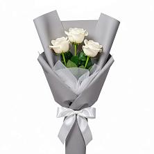 Букет 3 белые розы в Великовечное