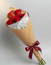 Букет цветов из:  Розы в Великовечное