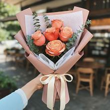 Букет цветов из:  Розы в Великовечное