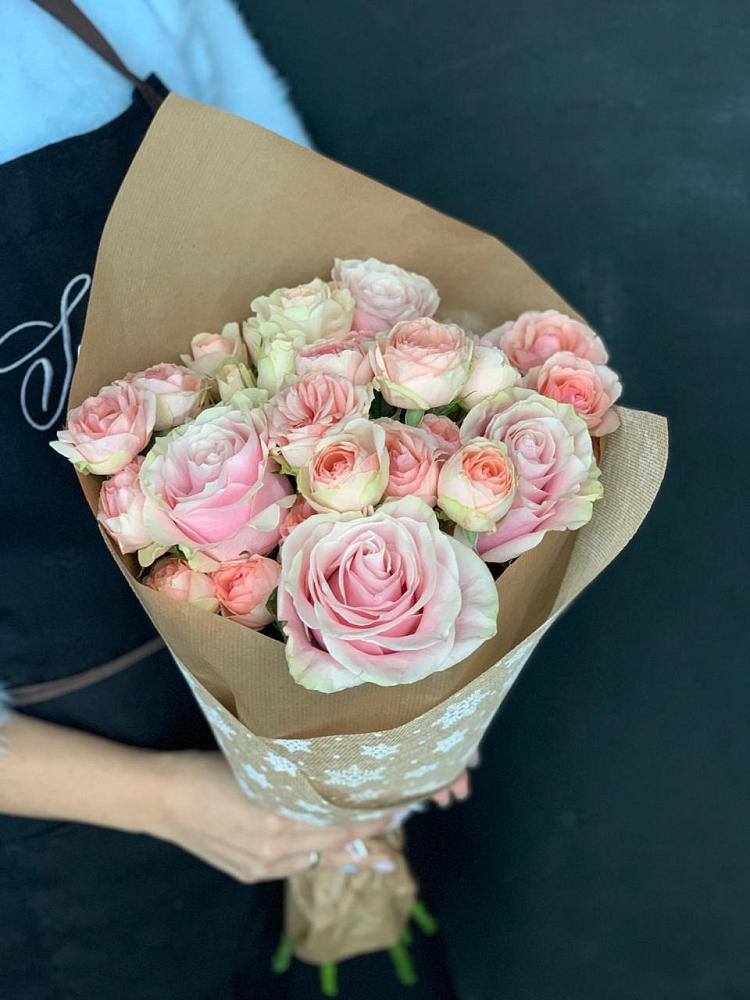 Букет цветов из: Хризантемы и Розы в Великовечное