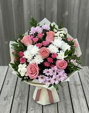 Букет цветов из:  Альстромерии, Гвоздики, Розы и Хризантемы в Великовечное