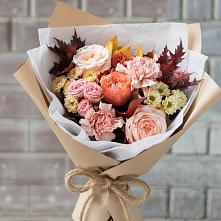 Букет цветов из:  Гвоздики, Хризантемы и Розы в Великовечное