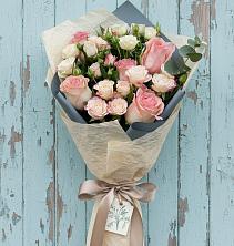 Букет цветов из:  Розы в Великовечное