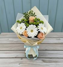 Букет цветов из:  Герберы, Розы и Хризантемы в Великовечное