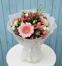 Букет цветов из:  Герберы, Альстромерии и Лизиантусы в Великовечное