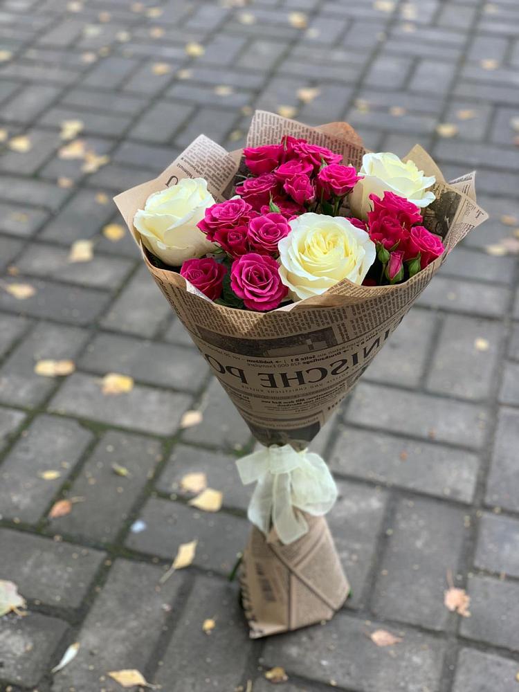 Букет цветов из: Розы в Великовечное