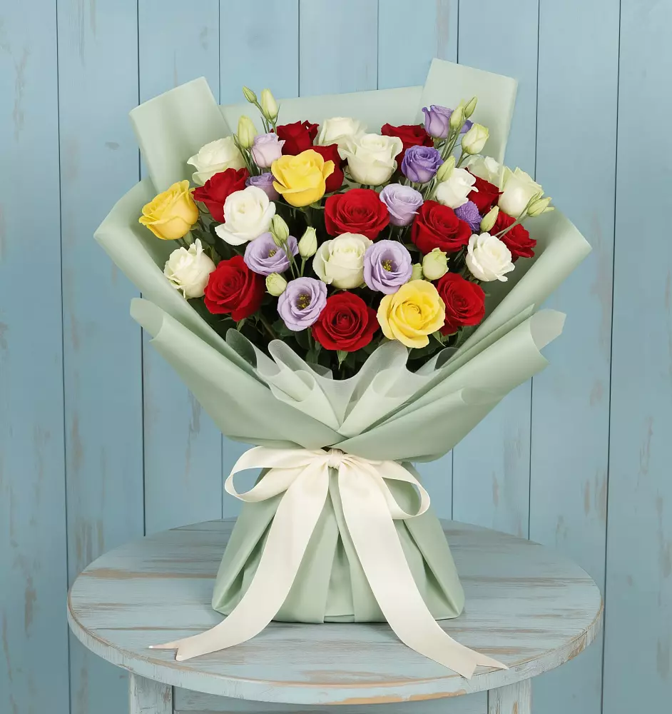 Букет цветов из: Розы в Великовечное