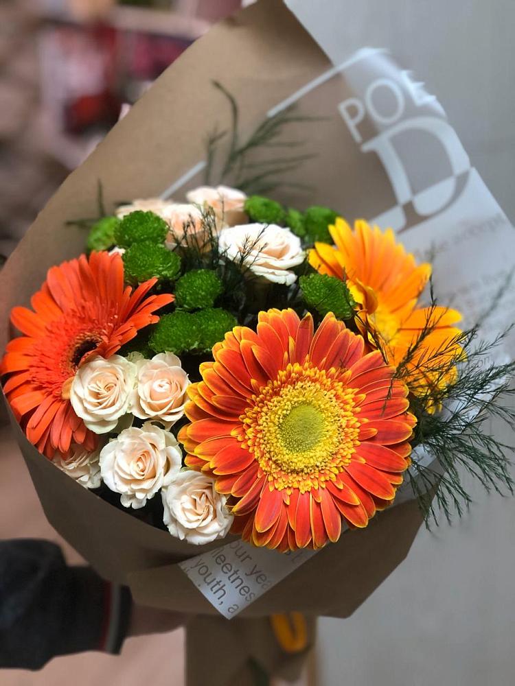 Букет цветов из: Герберы, Хризантемы и Розы в Великовечное