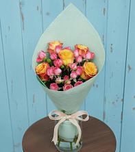 Букет цветов из:  Розы в Великовечное