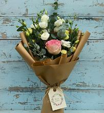Букет цветов из:  Розы и Лизиантусы в Великовечное