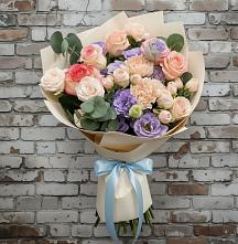 Букет цветов из:  Розы, Лизиантусы и Гвоздики в Великовечное