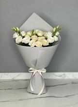 Букет цветов из:  Розы и Лизиантусы в Великовечное